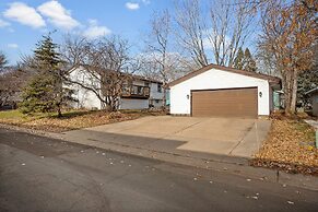 Elm Creek Retreat 4Bd in Maple Grove