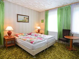 Spacious Group House in the Harz Region