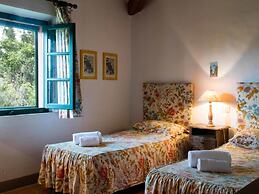 Apartment With Large Garden and Pool on the Hills of Pisa