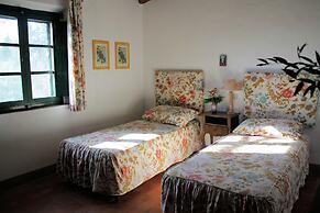 Apartment With Large Garden and Pool on the Hills of Pisa