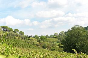 Apartment With Large Garden and Pool on the Hills of Pisa