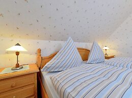 Quaint Apartment in Eimelrod Near Lake and Water Sports