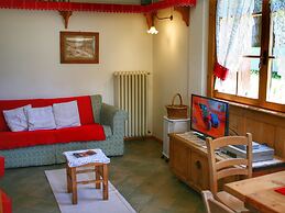 Typical Cottage in Bellamonte Italy With Bubble Bath