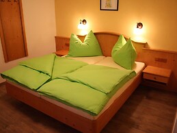 Cozy Feel Good Holiday Apartment in Leogang