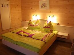 Cozy Feel Good Holiday Apartment in Leogang