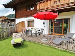 Cozy Feel Good Holiday Apartment in Leogang