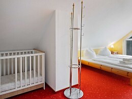 Restful Holiday Home in Kalkhorst Near Beach, City Centre