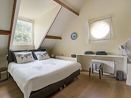 Picturesque Holiday Home in Oldenzaal With Jacuzzi