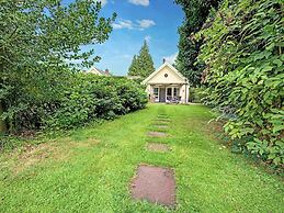 Picturesque Holiday Home in Oldenzaal With Jacuzzi