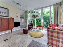 Picturesque Holiday Home in Oldenzaal With Jacuzzi