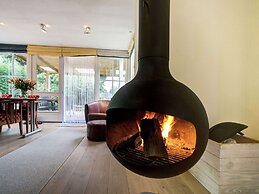 Picturesque Holiday Home in Oldenzaal With Jacuzzi