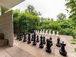 Picturesque Holiday Home in Oldenzaal With Jacuzzi