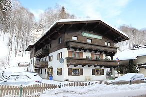 Apartment in Saalbach-hinterglemm Near Ski Area