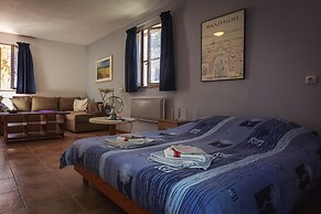 Appealing Apartment in Vezac With Swimming Pool