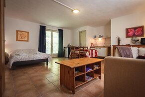 Appealing Apartment in Vezac With Swimming Pool