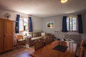 Appealing Apartment in Vezac With Swimming Pool