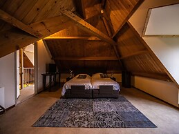 Cozy Holiday Home in Vrouwenpolder Close to the Beach