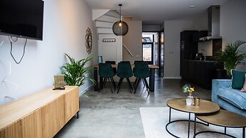 Cozy Holiday Home in Vrouwenpolder Close to the Beach