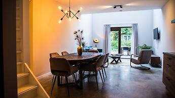 Cozy Holiday Home in Vrouwenpolder Close to the Beach