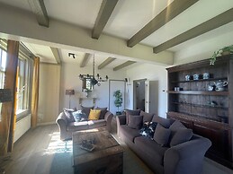 Cozy Holiday Home in Vrouwenpolder Close to the Beach