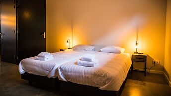 Cozy Holiday Home in Vrouwenpolder Close to the Beach