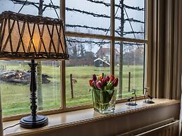 Cozy Holiday Home in Vrouwenpolder Close to the Beach