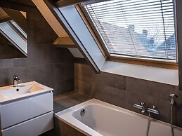 Cozy Holiday Home in Vrouwenpolder Close to the Beach