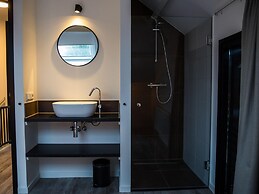 Cozy Holiday Home in Vrouwenpolder Close to the Beach