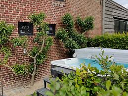 Holiday Home in West Flanders With Garden and Bubble Bath