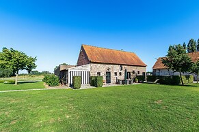 Holiday Home in West Flanders With Garden and Bubble Bath