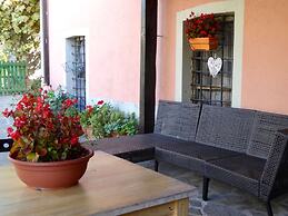 Holiday Home in Canossa With Swimming Pool, Garden, Barbecue