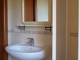 Holiday Home in Canossa With Swimming Pool, Garden, Barbecue