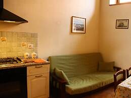 Holiday Home in Canossa With Swimming Pool, Garden, Barbecue