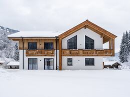 Luxury Chalet in Saalbach-hinterglemm With Sauna