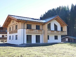 Luxury Chalet in Saalbach-hinterglemm With Sauna
