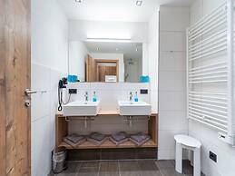 Luxury Chalet in Saalbach-hinterglemm With Sauna