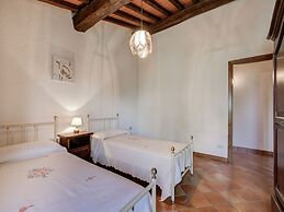 Idyllic Farmhouse in Gambassi Terme-fi With Swimming Pool