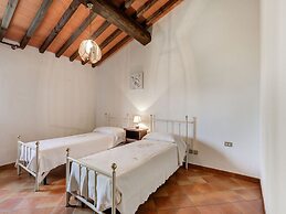 Idyllic Farmhouse in Gambassi Terme-fi With Swimming Pool