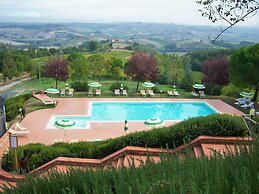 Idyllic Farmhouse in Gambassi Terme-fi With Swimming Pool