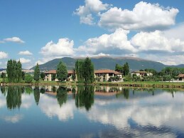 Pleasant Apartment in Santa Maria Degli Angeli With Pool