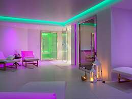 Pleasant Apartment in Santa Maria Degli Angeli With Pool