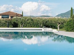 Pleasant Apartment in Santa Maria Degli Angeli With Pool