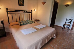 Cosy Farmhouse in Proceno With Swimming Pool
