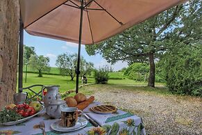 Cosy Farmhouse in Proceno With Swimming Pool