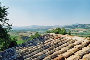Cosy Farmhouse in Proceno With Swimming Pool