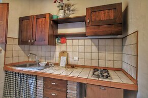 Cosy Farmhouse in Proceno With Swimming Pool