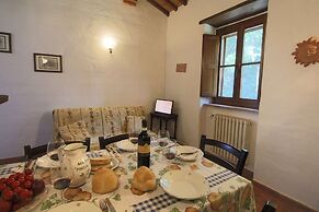 Cosy Farmhouse in Proceno With Swimming Pool