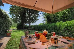 Cosy Farmhouse in Proceno With Swimming Pool