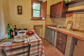 Cosy Farmhouse in Proceno With Swimming Pool