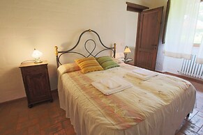 Cosy Farmhouse in Proceno With Swimming Pool